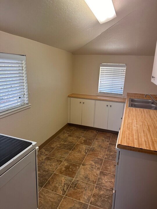 4124 E Zeering Rd in Denair, CA - Building Photo