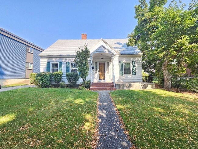 property at 1017 E Sharp Ave