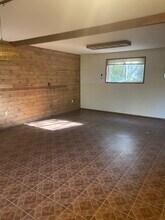 9818 NE Day Rd E in Bainbridge Island, WA - Building Photo - Building Photo