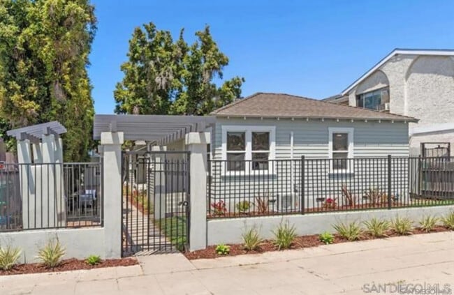 property at 4118 39th St