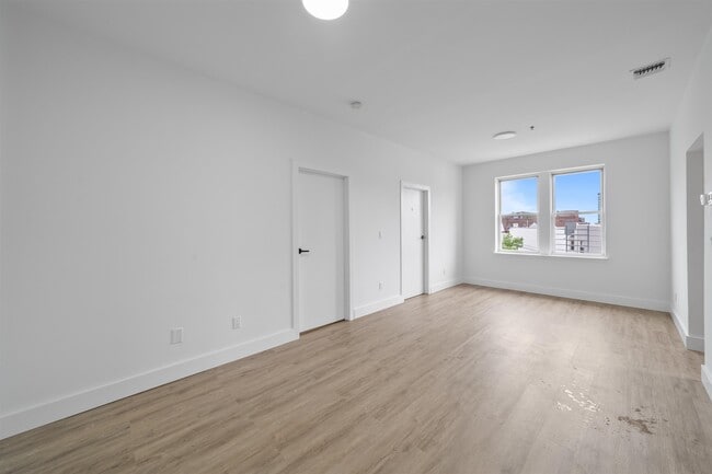 203 Academy St in Jersey City, NJ - Building Photo - Building Photo