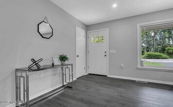 821 Bay Ave in Toms River, NJ - Building Photo - Building Photo