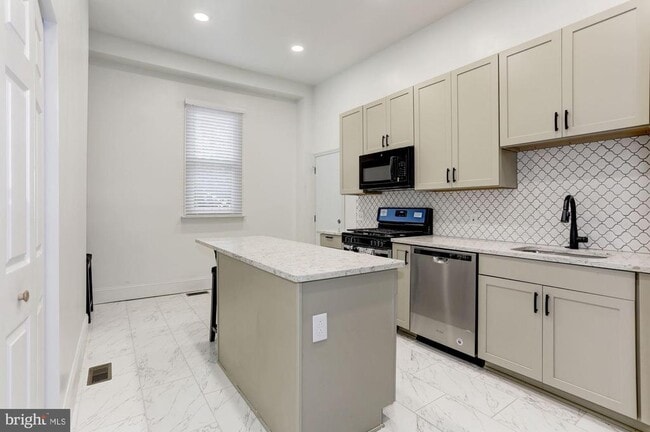 property at 638 G St NE