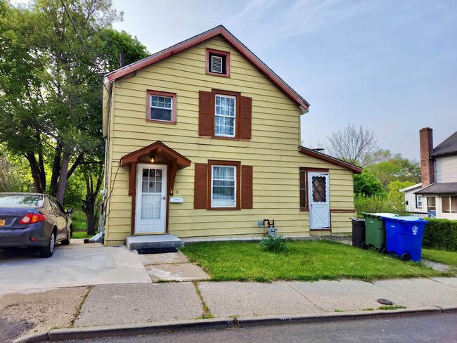 property at 19 Bonnell Pl