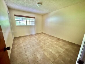 1377 W 38th St in Hialeah, FL - Building Photo - Building Photo