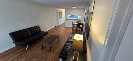 303 Smith Level Rd, Unit 32 in Chapel Hill, NC - Building Photo - Building Photo