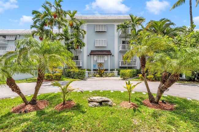 1150 Madruga Ave in Miami, FL - Building Photo - Building Photo