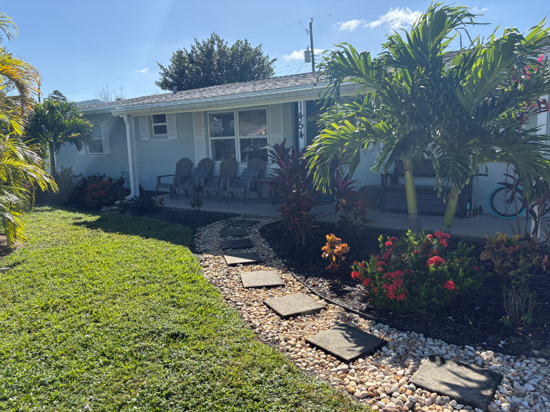 1454 NE Croton St in Jensen Beach, FL - Building Photo