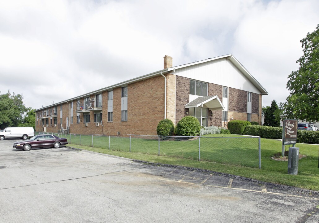 Lover's Lane Apartments in Milwaukee, WI - Building Photo
