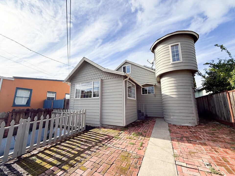 3427 Laguna Ave in Oakland, CA - Building Photo