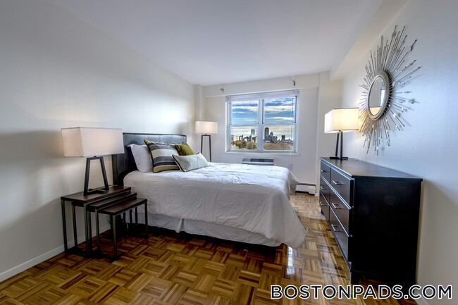 175 Freeman St in Brookline, MA - Foto de edificio - Building Photo