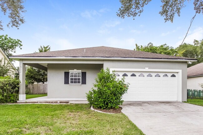 property at 300 S Woodland St