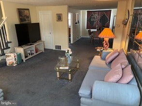 7513 Gilbert St in Philadelphia, PA - Building Photo - Building Photo