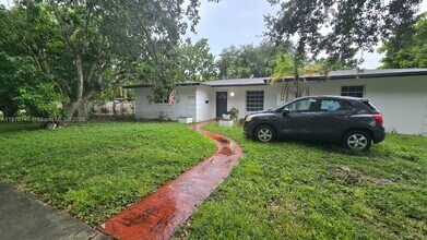 15120 SW 87th Ave in Palmetto Bay, FL - Building Photo - Building Photo