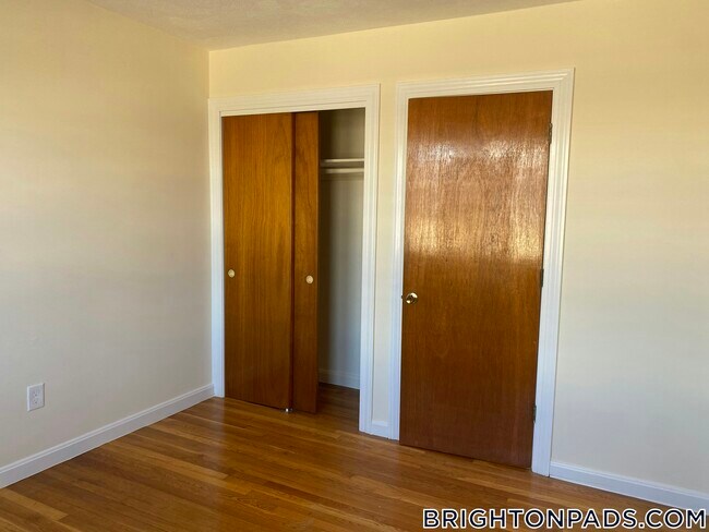 180 N Beacon St in Boston, MA - Building Photo - Building Photo