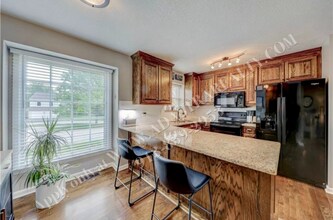 12372 W 107th Terrace in Overland Park, KS - Foto de edificio - Building Photo