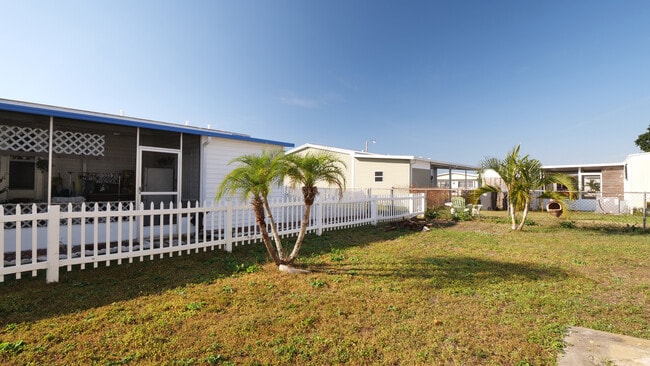 209 50th Avenue Plz E in Bradenton, FL - Building Photo - Building Photo