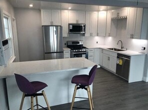 10605 Ashton Ave, Unit 10607 1/2 in Los Angeles, CA - Building Photo - Building Photo