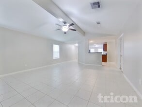 680 Totem Trail Dr in La Marque, TX - Building Photo - Building Photo