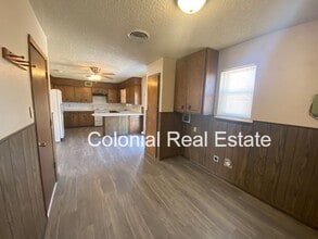 100 Tucker Ave in Clovis, NM - Foto de edificio - Building Photo