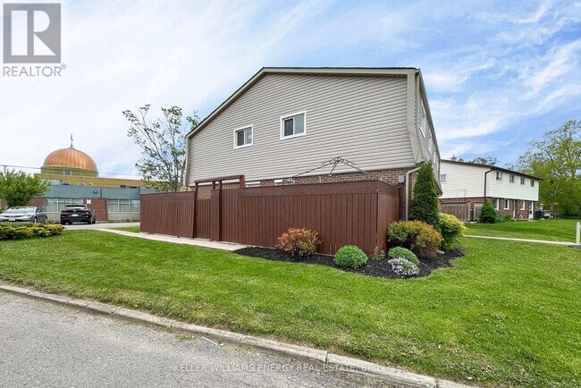 743-743 Cypress Ave in Oshawa, ON - Building Photo - Building Photo