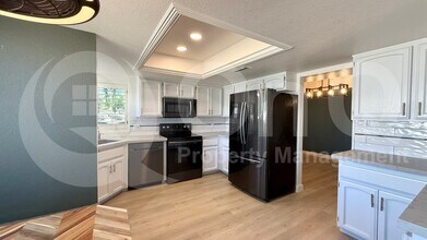 6240 E Kelton Ln in Scottsdale, AZ - Building Photo - Building Photo