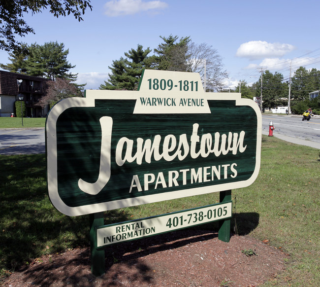 Jamestown Apartments in Warwick, RI - Foto de edificio - Building Photo