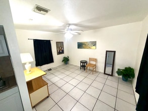 720 NE 11th Ave, Unit 2 in Pompano Beach, FL - Building Photo - Building Photo