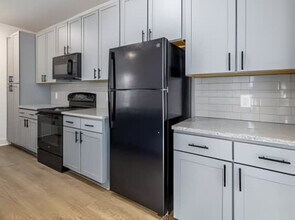 1015 Kokomo Ln in Charlotte, NC - Building Photo - Building Photo