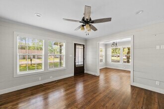 1036 Jackson St in Columbus, TX - Building Photo - Building Photo