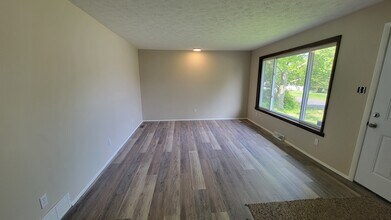 1804 Ronald Rd, Unit Front in Akron, OH - Building Photo - Building Photo