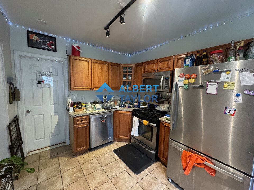 9 Medford St in Medford, MA - Building Photo