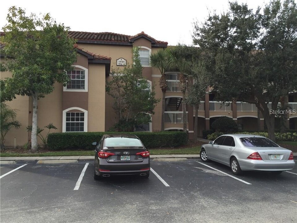 13929 Fairway Island Dr in Orlando, FL - Building Photo