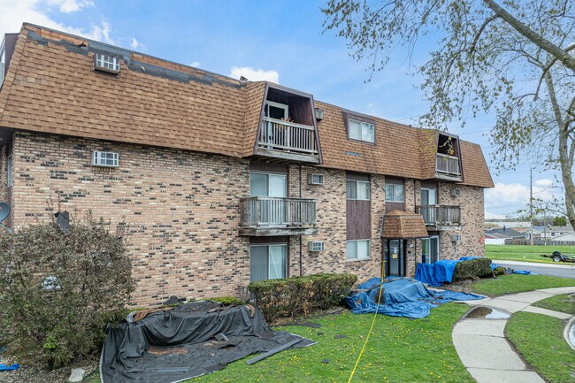 4310 SW Park Lane Dr in Alsip, IL - Building Photo - Building Photo