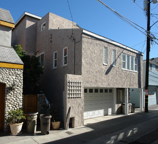 325 Grand Canal in Newport Beach, CA - Foto de edificio - Building Photo