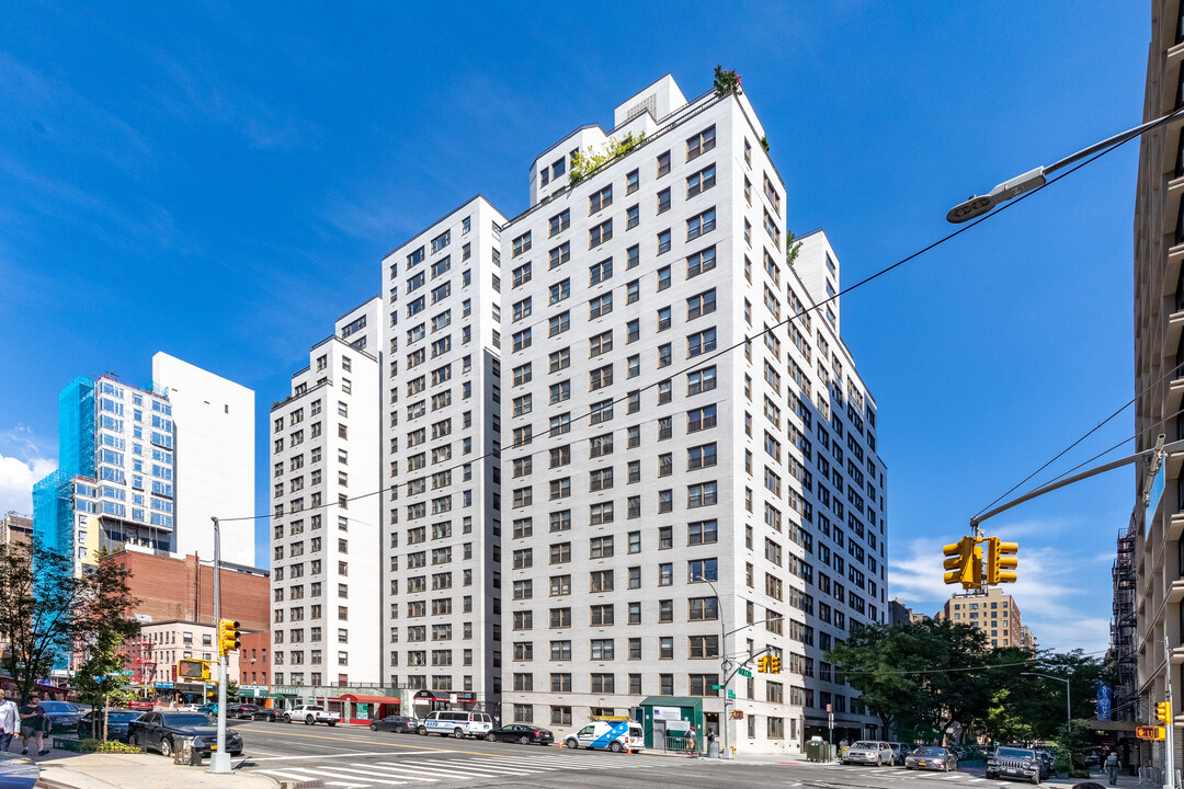 The Quaker Ridge in New York, NY - Foto de edificio