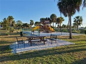 153 Santa Clara Dr, Unit 10 in Naples, FL - Building Photo - Building Photo