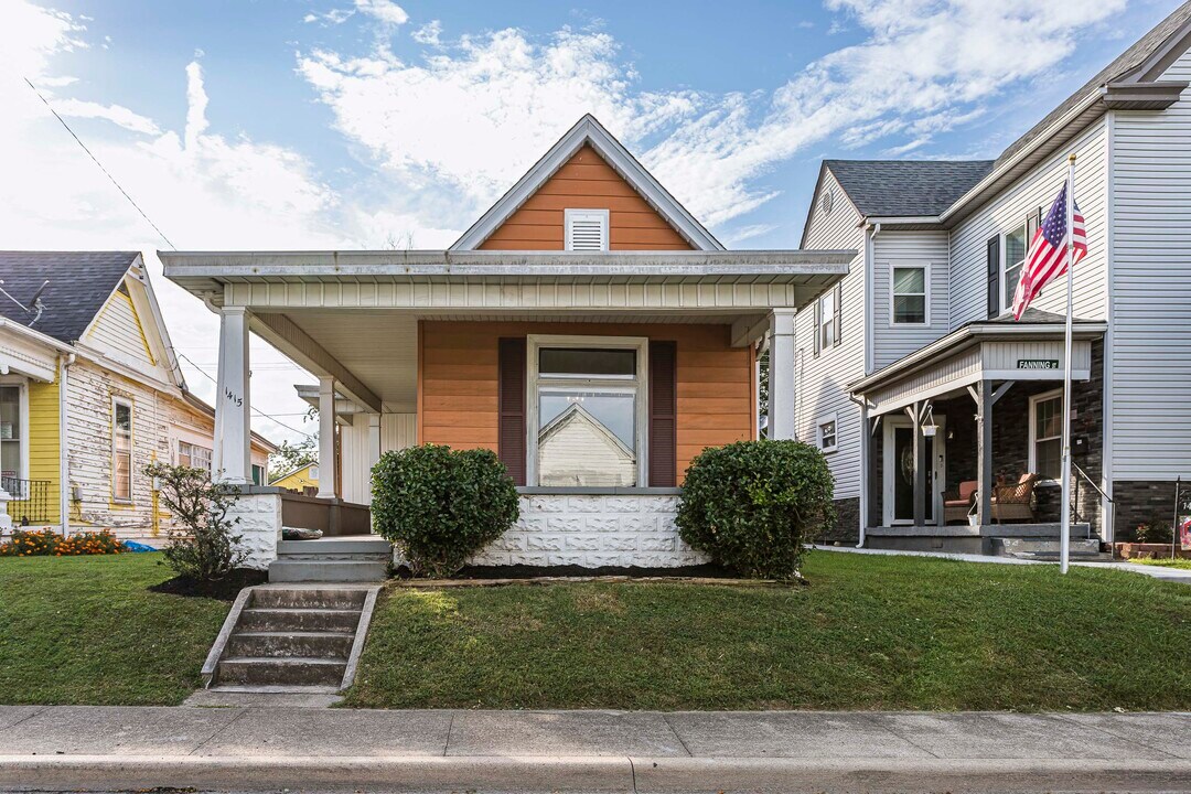 1415 Locust St in New Albany, IN - Foto de edificio