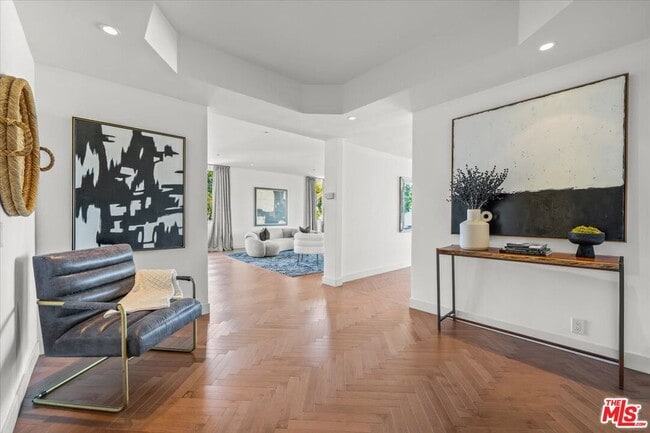 300 N Swall Dr in Beverly Hills, CA - Building Photo - Building Photo