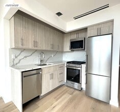 1516 Park Ave in New York, NY - Building Photo - Building Photo