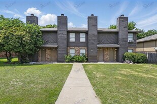 3822 Coates Cir in Benbrook, TX - Building Photo