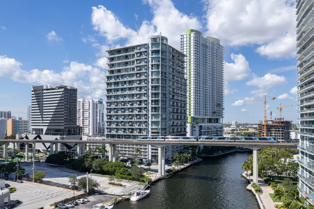 Neo Vertika in Miami, FL - Building Photo