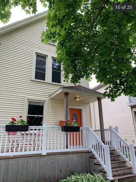 824 E Dayton St in Madison, WI - Foto de edificio