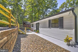 440 Redbud Ln in Bluemont, VA - Building Photo - Building Photo