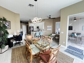 9420 Old Hickory Cir in Ft. Myers, FL - Building Photo - Building Photo