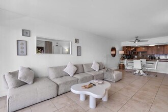 19370 Collins Ave in Sunny Isles Beach, FL - Building Photo - Building Photo