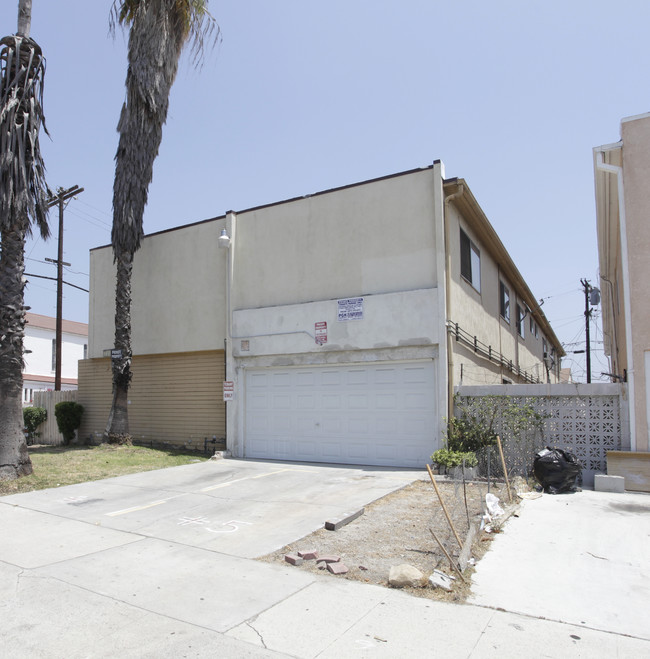 7358 Tujunga Ave in North Hollywood, CA - Building Photo - Building Photo