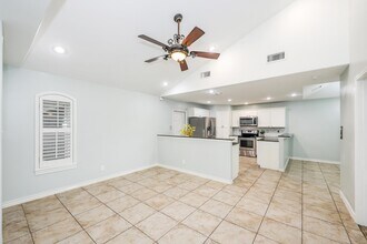 8741 Jerry Loop in Laredo, TX - Building Photo - Building Photo