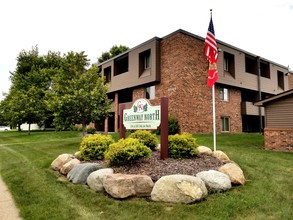 Greenway North in St. Cloud, MN - Foto de edificio - Building Photo