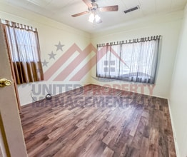 1015 Walter St in Carlsbad, NM - Building Photo - Building Photo